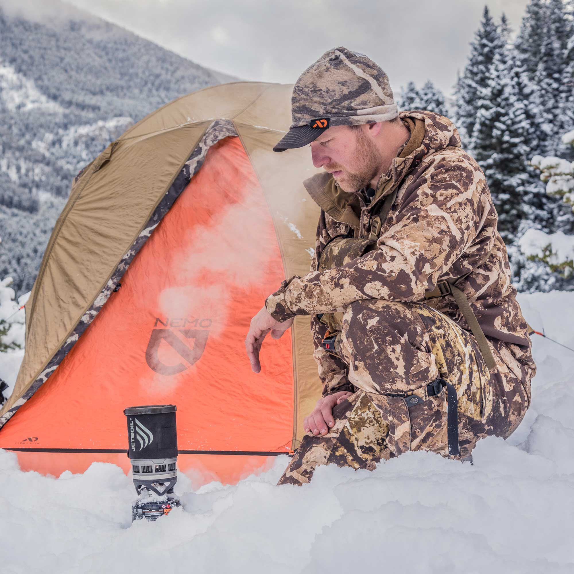 cdn_shop_files_mens-catalyst-softshell-jacket_global_field-1
