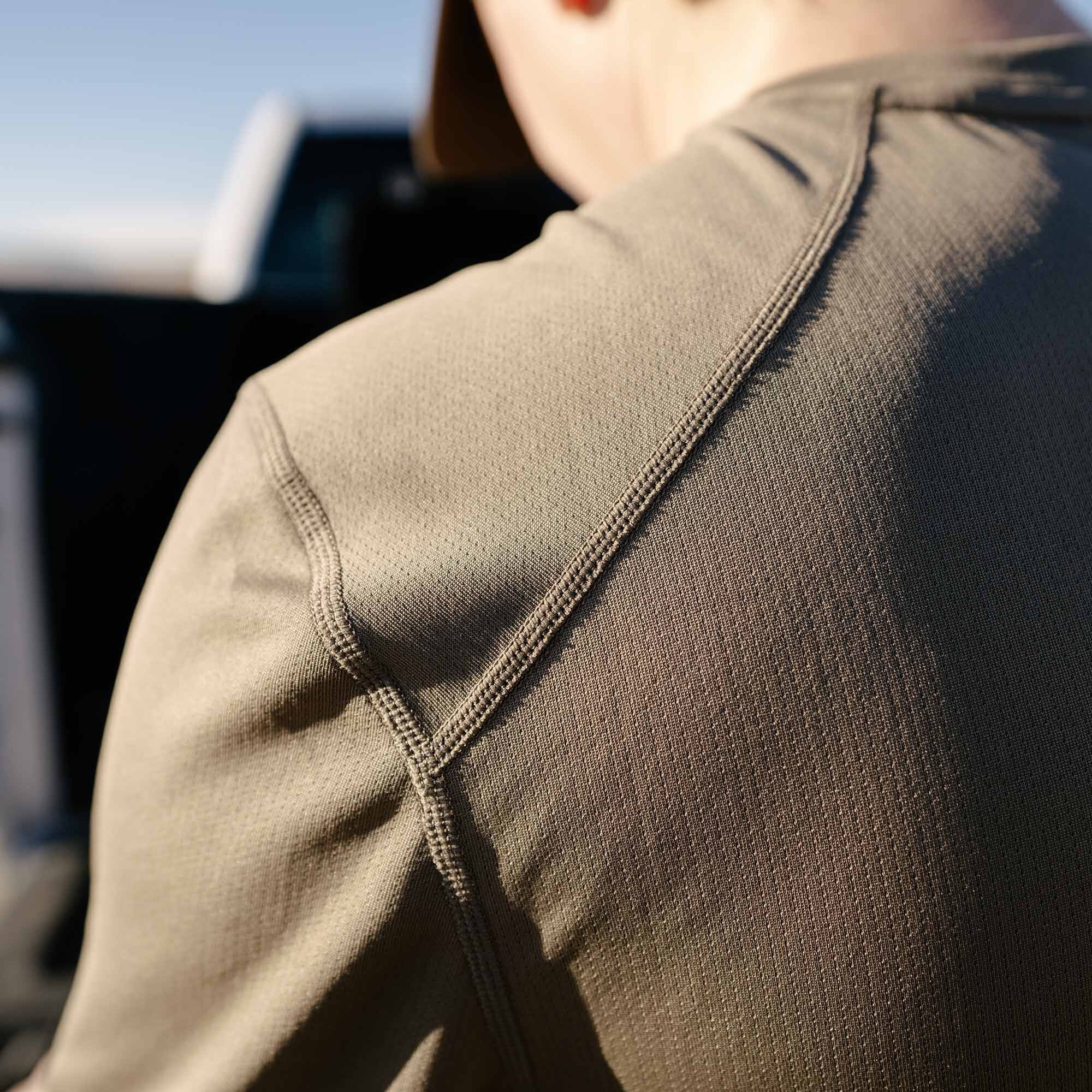 cdn_shop_files_mens-yuma-synthetic-long-sleeve-crew_global_field-1