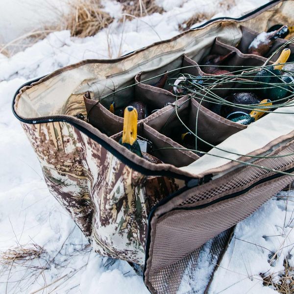 Tanglefree Deluxe 12 Slot Duck Decoy Bag - Image 5