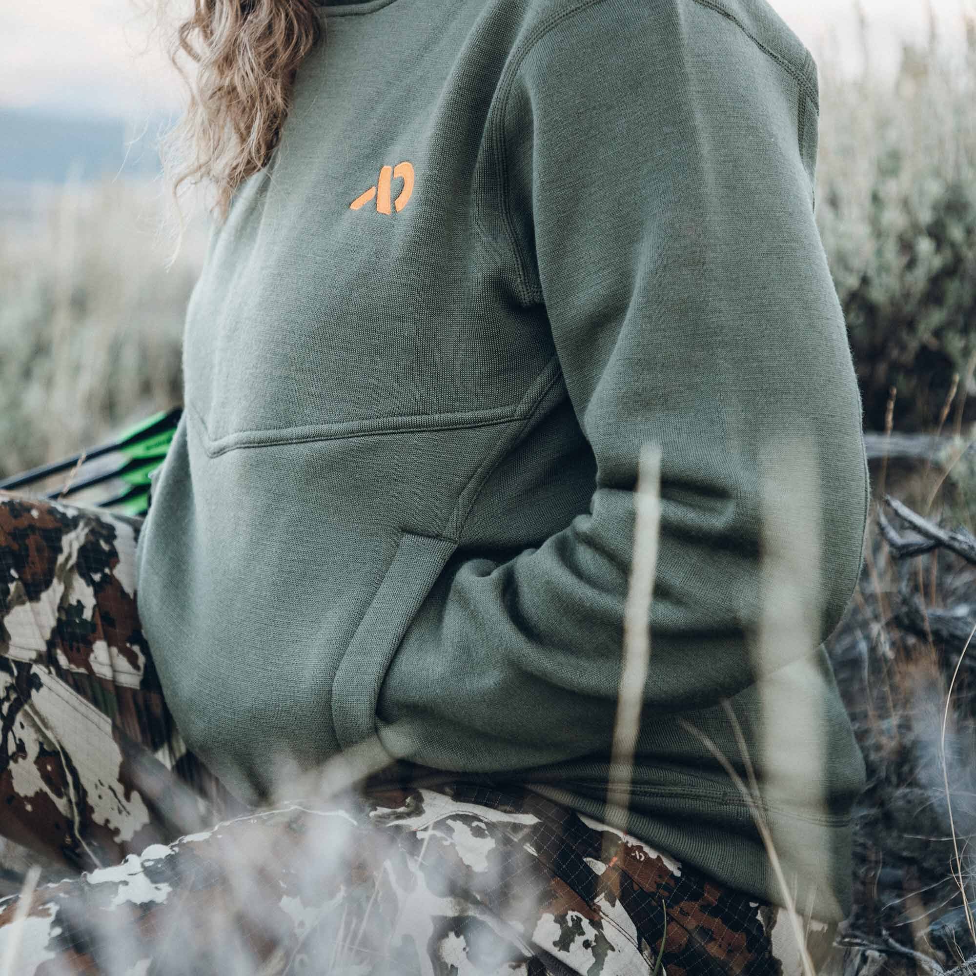 womens-furance-hoody_global_side-pockets.jpg